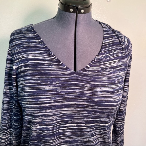 Chico’s Space Dye V-Neck Pullover Sweater Blue - Picture 6 of 14